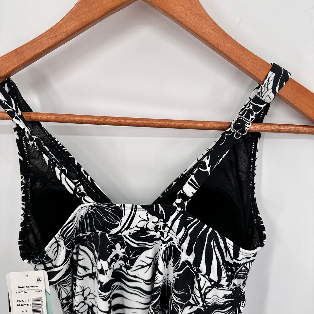 Swim Solutions NWT Flyaway Swim Dress in Black & White Print  // 8 - Picture 11 of 11